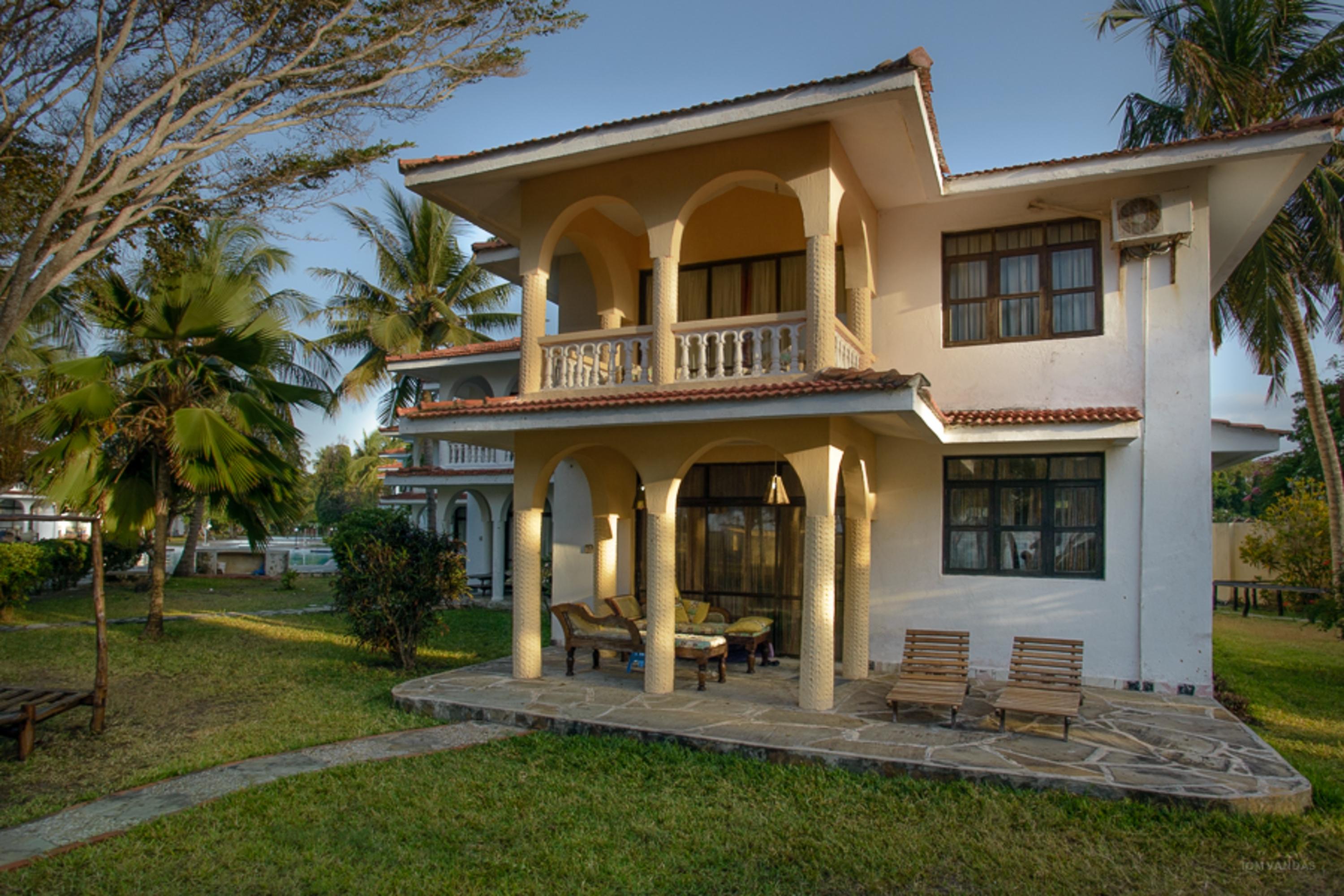 Bahari Dhow Beach Villas Diani Beach Eksteriør billede